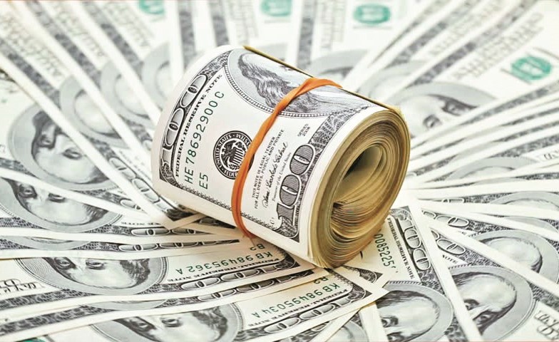 الدولار يسجل أدنى مستوياته في أكثر من 3 سنوات