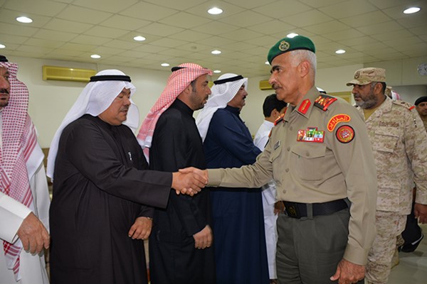 رئيس الاركان واعضاء بمجلس الدفاع العسكري يشيعون شهيد الواجب راكان خلف