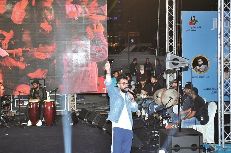 عبدالعزيز الويس امتع الجمهور باغيناته ﻿