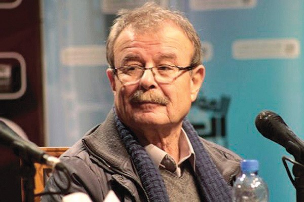                                المخرج عبداللطيف عبدالحميد 