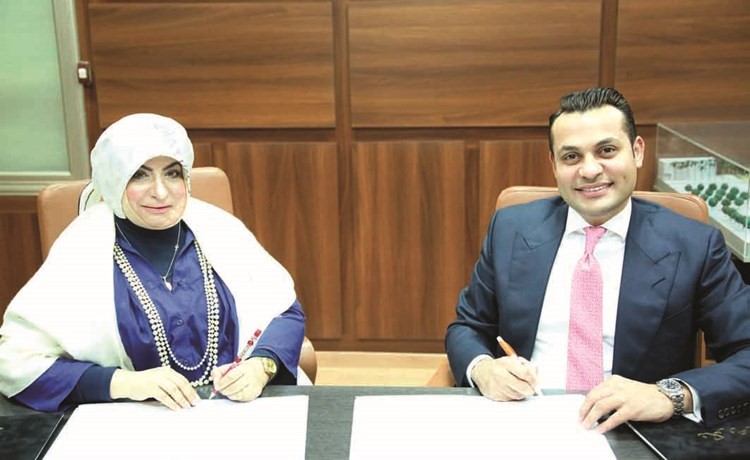 الدهيم وعفيفي يوقعان عقد إنفوتك 2018﻿