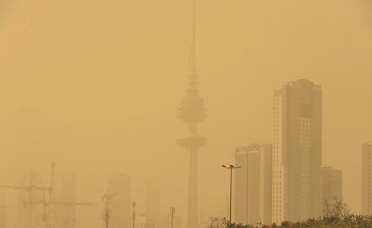 الغبار حجب عنا رؤية برج التحرير 	(قاسم باشا)﻿