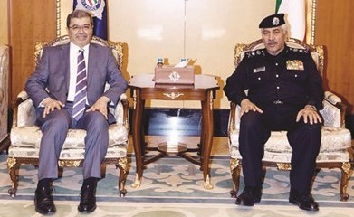 الفريق محمود الدوسري خلال استقباله السفير علاء الهاشمي﻿