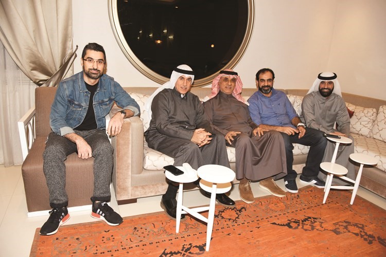 محمد الهنيدي ومحمد فلاح ويعقوب الزنكوي وأحمد القطان مع ناصر القيسي 	 (أحمد علي)﻿