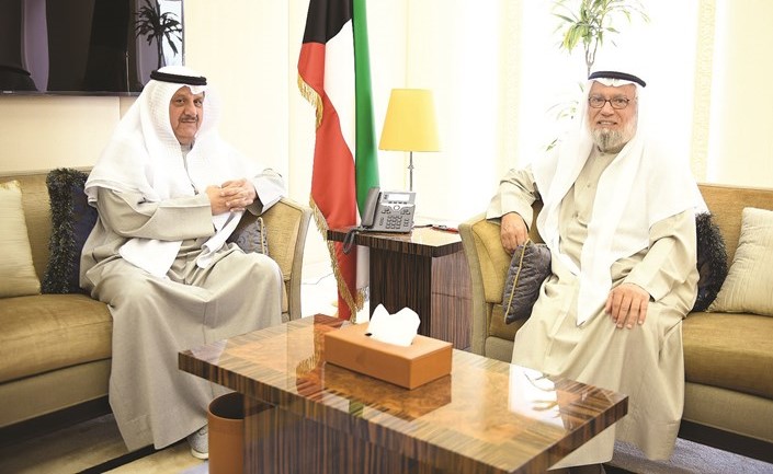عيسى الكندري مستقبلا احمد باقر﻿