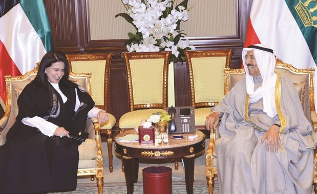 صاحب السمو الأمير مستقبلا رئيسة جمعية السدرة للرعاية النفسية لمرضى السرطان الشيخة عزة جابر العلي	﻿