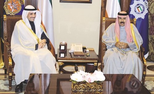 سمو ولي العهد الشيخ نواف الأحمد مستقبلا رئيس مجلس الامة مرزوق الغانم﻿
