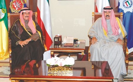 سمو ولي العهد الشيخ نواف الأحمد مستقبلا الشيخ د.ابراهيم الدعيج ﻿