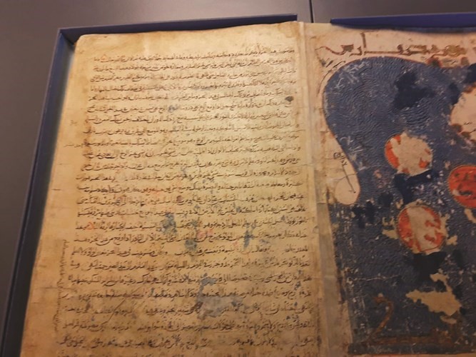 أستاذية البابطين في جامعة لايدن تستضيف البروفيسروة جوليا براي من أكسفورد
