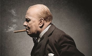 بالفيديو.. DARKEST HOUR قصة شهر حاسم في تاريخ الإنسانية