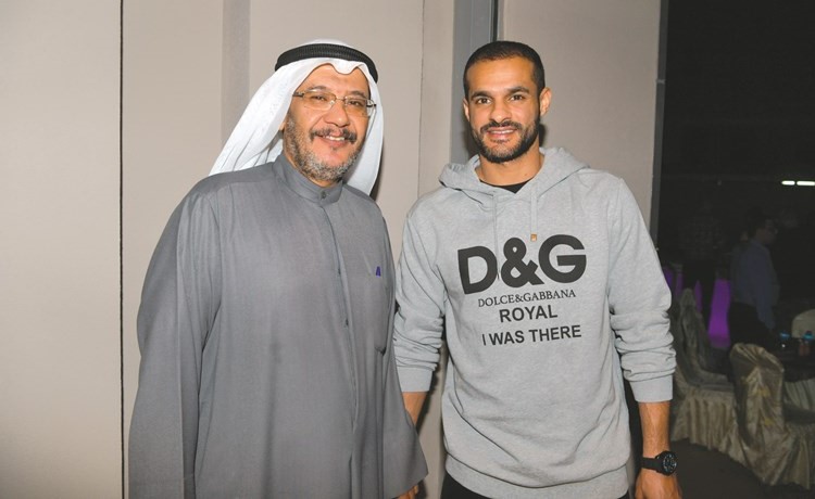 بدر المطوع الى جانب الزميل مبارك الخالدي ﻿