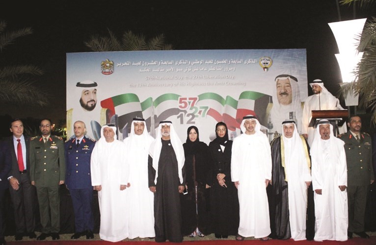 1 وزير الخارجية الاماراتي الشيخ عبدالله بن زايد وسفيرنا لدى الامارات صلاح البعيجان والوزراء والشيوخ في احتفالية سفارة الكويت بالاعياد الوطنية	﻿