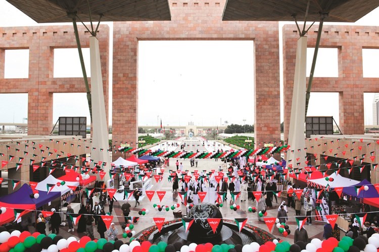 إدارة العلاقات العامة والإعلام تحتفل بالعيد الوطني وعيد التحرير بمشاركة كليات وإدارات جامعة الكويت