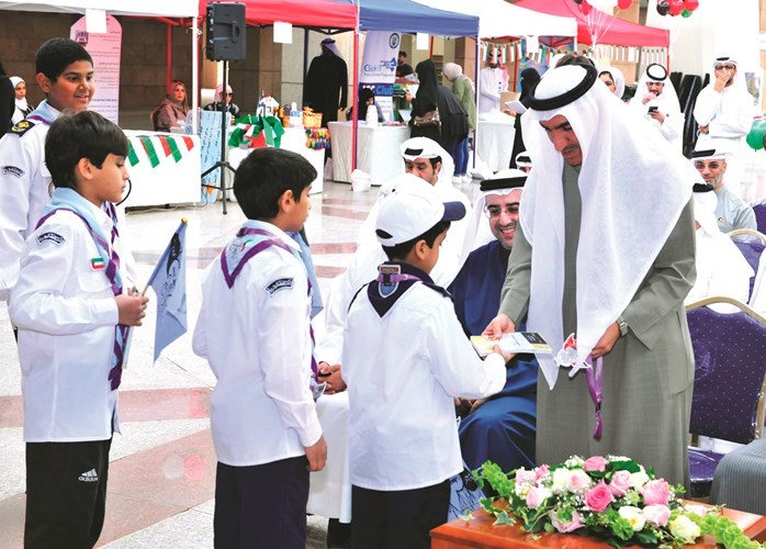 إدارة العلاقات العامة والإعلام تحتفل بالعيد الوطني وعيد التحرير بمشاركة كليات وإدارات جامعة الكويت