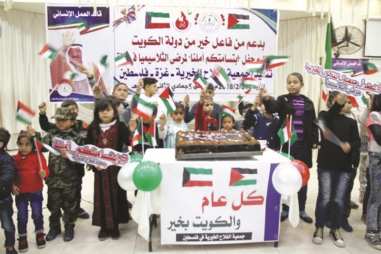 جانب من مشاركة الاطفال المصابين بمرض الثلاسيميا بالاحتفالات الوطنية في الكويت ﻿