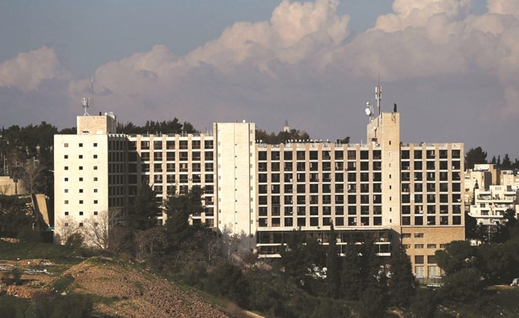 الفندق الديبلوماسي السابق في القدس الذي يعد احد المباني المرشحة ليكون مقرا للسفارة الامريكية عقب نقلها من تل ابيب- ( ا.ف.پ)﻿