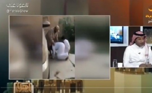 بالفيديو.. طفلان سعوديان يستقبلان والدهما المرابط بالحد الجنوبي فور عودته بتقبيل أقدامه