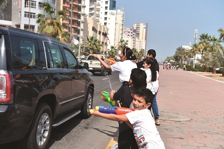 حرب المياه من المظاهر السلبية في الاحتفالات﻿
