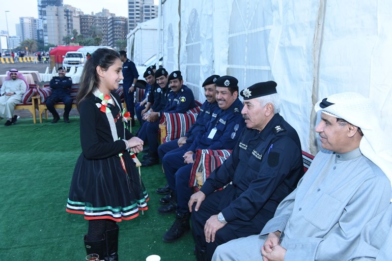 الفريق الدوسرى: تفقد جميع النقاط الأمنية بشارع الخليج ومناطق الاحتفالات بالمحافظات الست