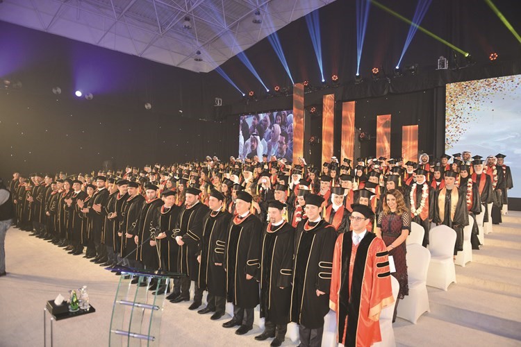 جامعة الشرق الأوسط الأميركية AUM احتفلت بتخرّج 814 طالباً وطالبة