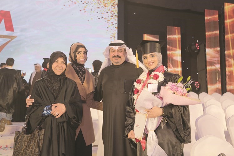 جامعة الشرق الأوسط الأميركية AUM احتفلت بتخرّج 814 طالباً وطالبة