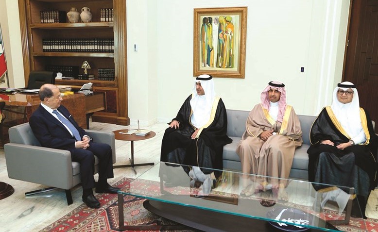 الرئيس العماد ميشال عون مستقبلا في بعبدا الموفد السعودي نزار العلولا يرافقه الوزير المفوض وليد البخاري وسفير المملكة العربية السعودية في لبنان﻿﻿وليد اليعقوب										(محمود الطويل)﻿