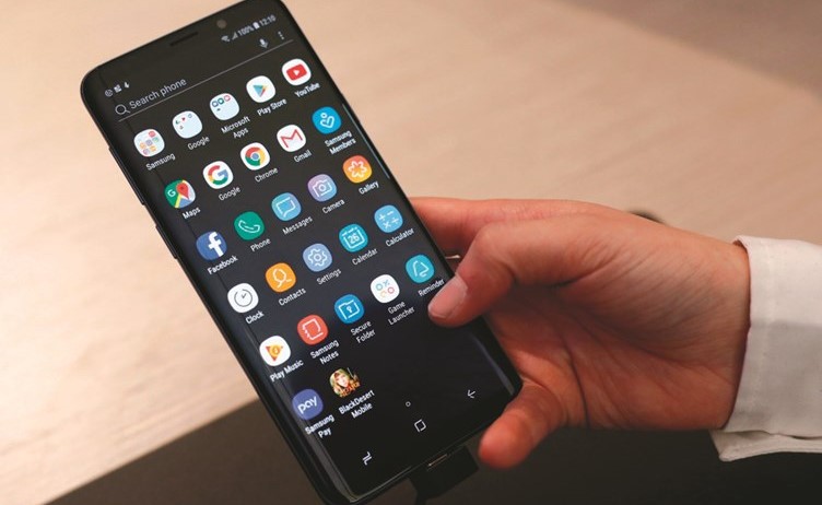 بالفيديو.. «سامسونغ» تقدم هاتفيها (إس9) و(إس9+) أسلوب العيش المعاصر والتعامل مع المستجدات