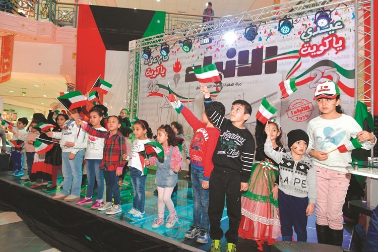 فرحة الاحتفال بالاعياد﻿