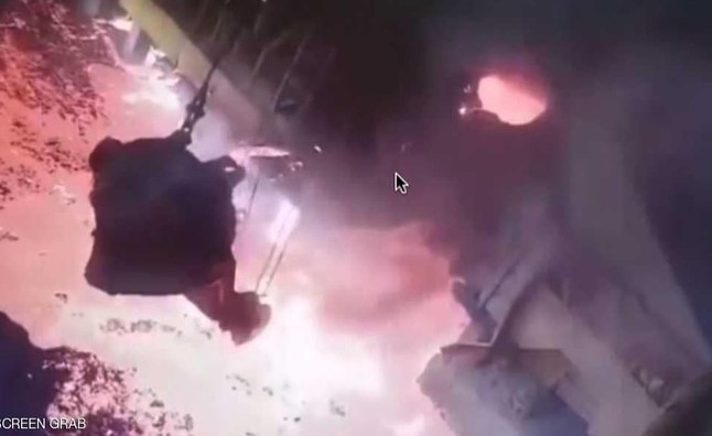 فيديو يحبس الأنفاس .. 6 ثوان تفصل بين رجل وميتة بشعة