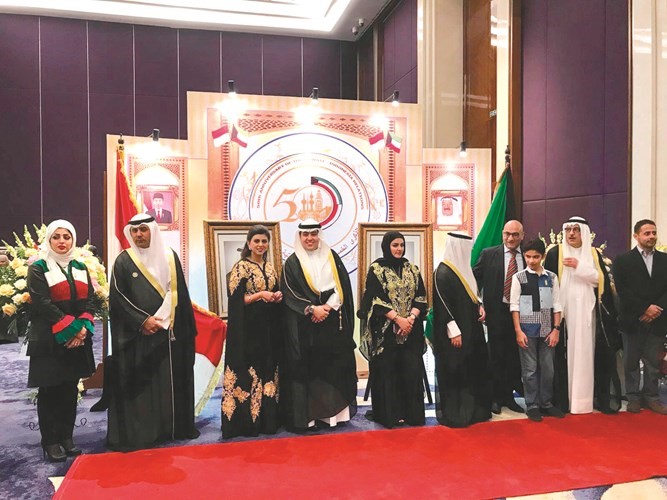 السفير عبدالوهاب الصقر وعدد من أعضاء سفارتنا في جاكرتا في استقبال المهنئين﻿