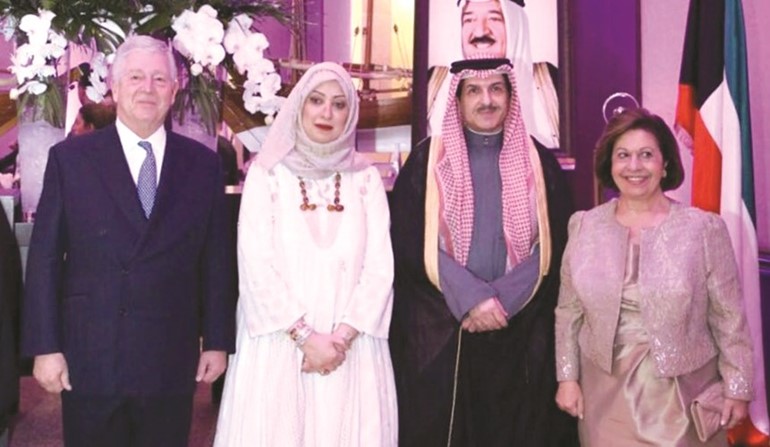 السفير يوسف عبدالصمد وحرمه مع ولي العهد الصربي ألكساندر كاراجورجيفيتش وقرينته الأميرة كاثرين﻿