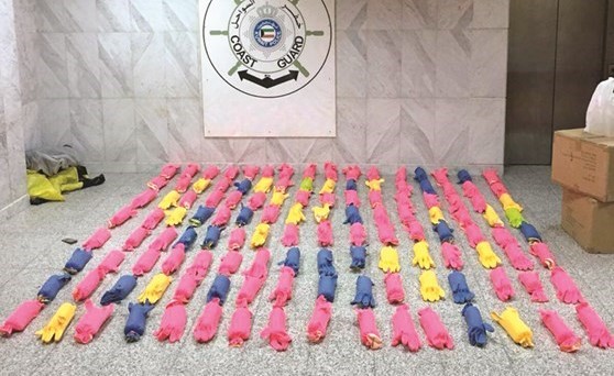المخدرات المضبوطة من قبل خفر السواحل بلغت ١٢٨ لفافة حسب بيان الداخلية﻿