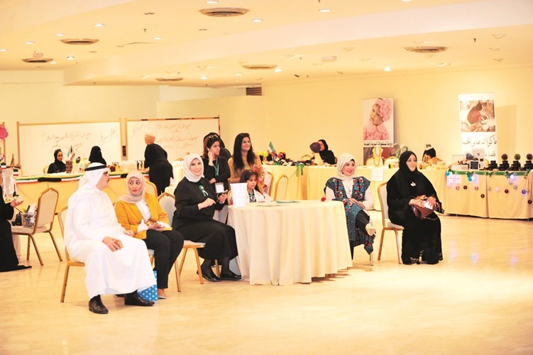 كوثر الجوعان ورياض المطوع ونجود عبدالسلام وعدد من المشاركات﻿