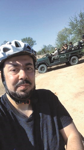 بالفيديو.. عبدالعزيز المسلم: «سوشل» فيلم سينمائي كويتي قريباً.. وأصبحنا سوقاً طارداً للمواهب والمبدعين!