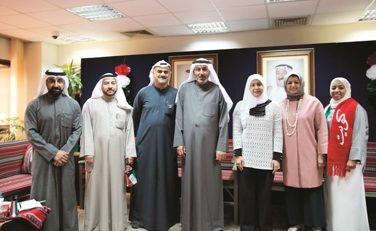 صورة جماعية للمشاركين في الاحتفال﻿