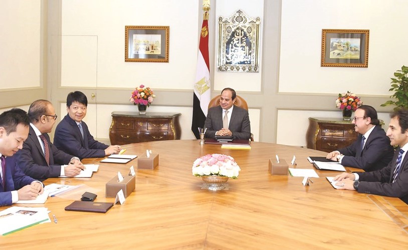 الرئيس عبدالفتاح السيسي مستقبلا وفد شركة هواوي العالمية﻿