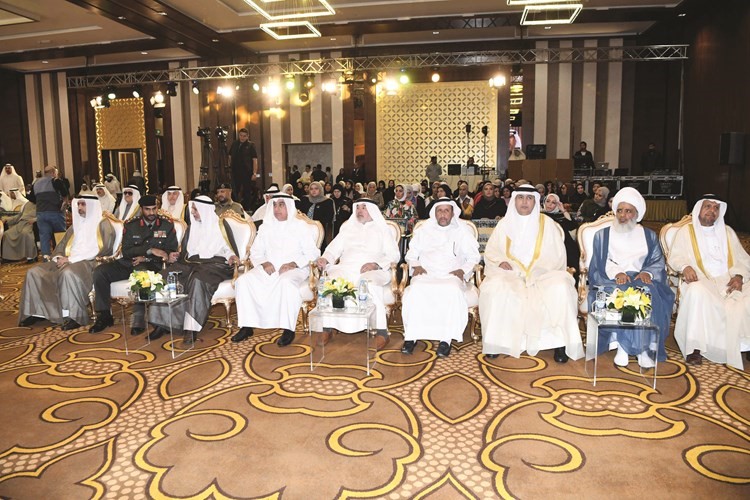 عبدالوهاب الوزان ود.عبدالهادي الصالح في مقدمة حضور ملتقى الوقف الجعفري ﻿
