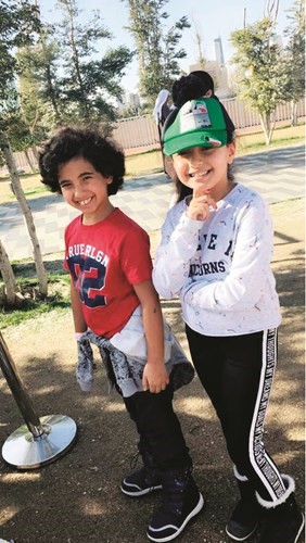 رفيف وعيد مشعل فليطح يستمتعان بحديقة الشهيد﻿