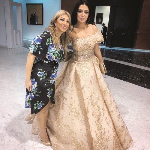 الأنباء مع الفنانة رانيا يوسف في حفل الافتتاح﻿