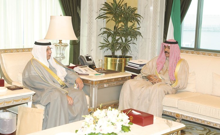 سمو ولي العهد الشيخ نواف الأحمد مستقبلا الشيخ خالد الجراح ﻿