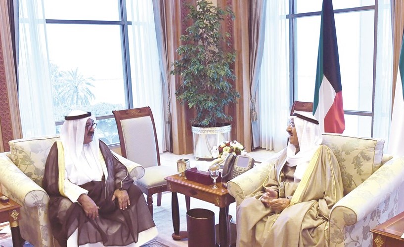 صاحب السمو الأمير مستقبلا النائب الأول لرئيس مجلس الوزراء ووزير الدفاع الشيخ ناصر صباح الأحمد ﻿