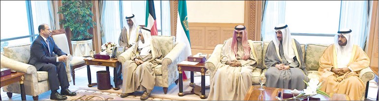 صاحب السمو الأمير الشيخ صباح الأحمد مستقبلا رئيس مجلس النواب العراقي د. سليم الجبوري بحضور سمو ولي العهد الشيخ نواف الأحمد ورئيس مجلس الأمة مرزوق الغانم وعلي الدقباسي