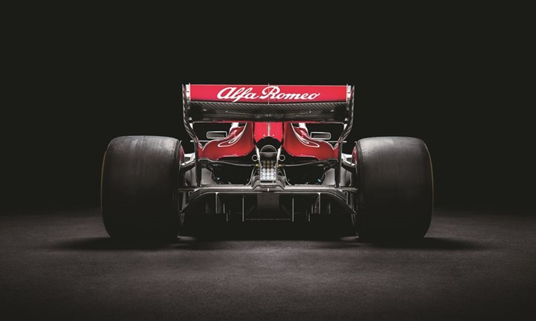 فريق ألفا روميو ساوبر F1 يكشف النقاب عن C37