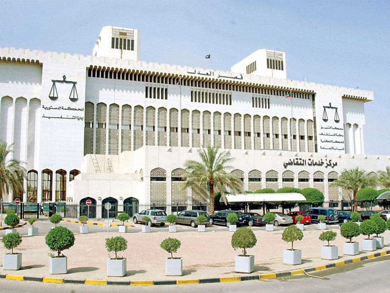 إخلاء سبيل مفتشة اتهمت بتهريب ممنوعات إلى سجن النساء