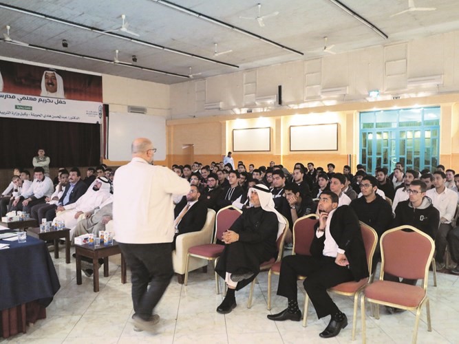 شرح حول طرق القيادة الآمنة والالتزام بقواعد السلامة ﻿