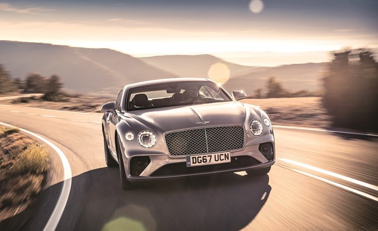 Bentley تتألق في «معرض جنيف للسيارات»