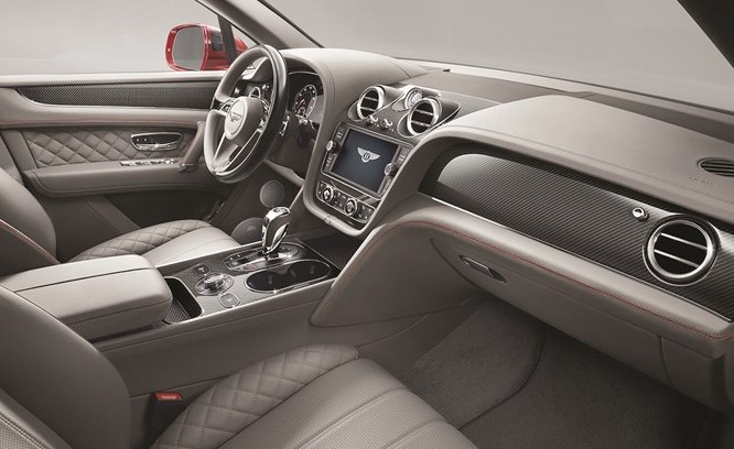 Bentley تتألق في «معرض جنيف للسيارات»
