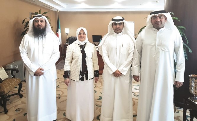 الوزيرة هند الصبيح مستقبلة م. فيصل العتل وم.فهد العتيبي وم.علي محسني﻿