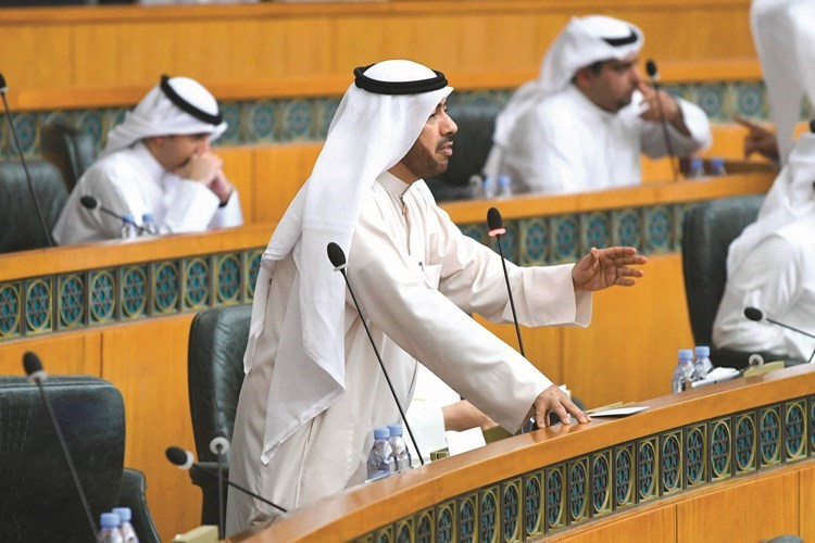 علي الدقباسي﻿