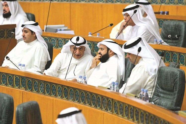مبارك الحجرف وعبدالله فهاد وشعيب المويزري وناصر الدوسري﻿